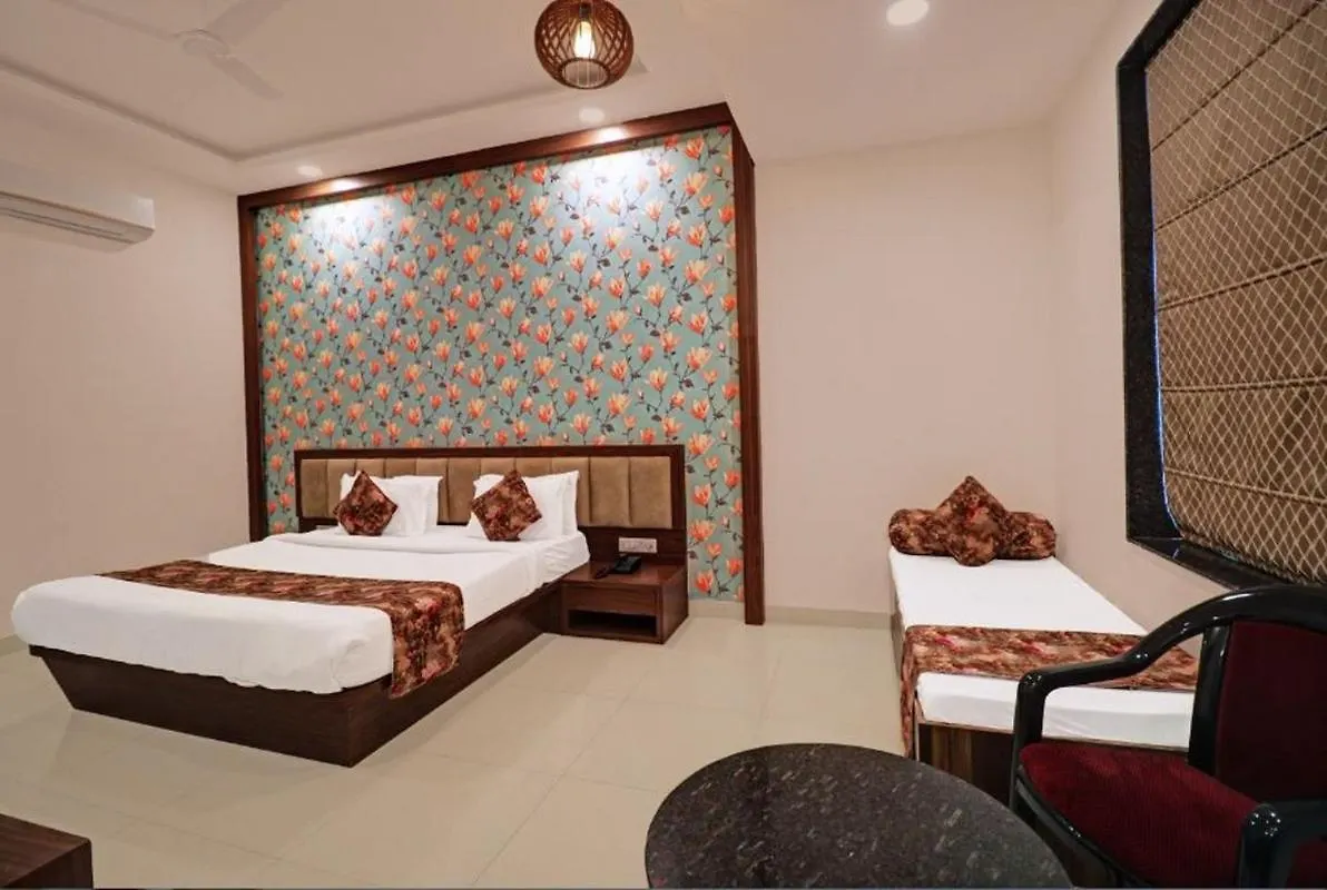 Hotel Bhairav Bagh With Swimming Pool Udaipur