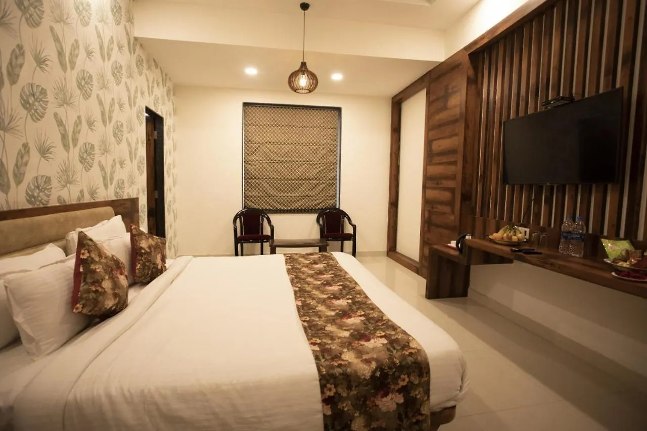 Hotel Bhairav Bagh With Swimming Pool Udaipur