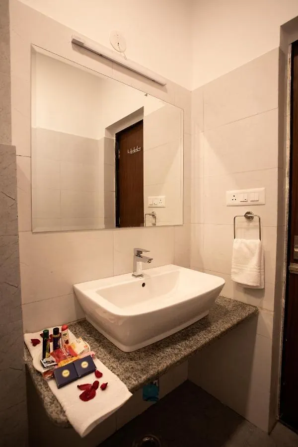 Hotel Bhairav Bagh With Swimming Pool Udaipur