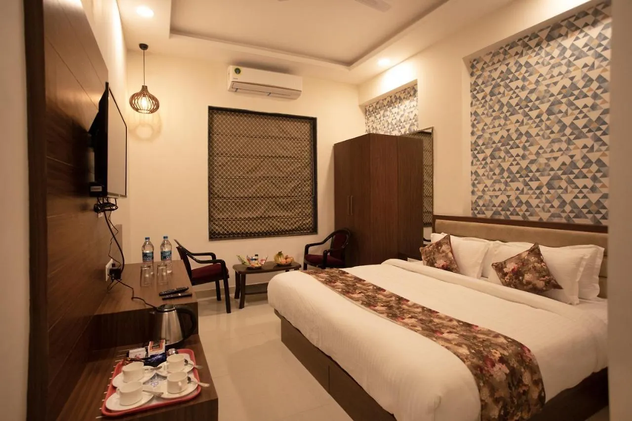 Hotel Bhairav Bagh With Swimming Pool Udaipur 3*,