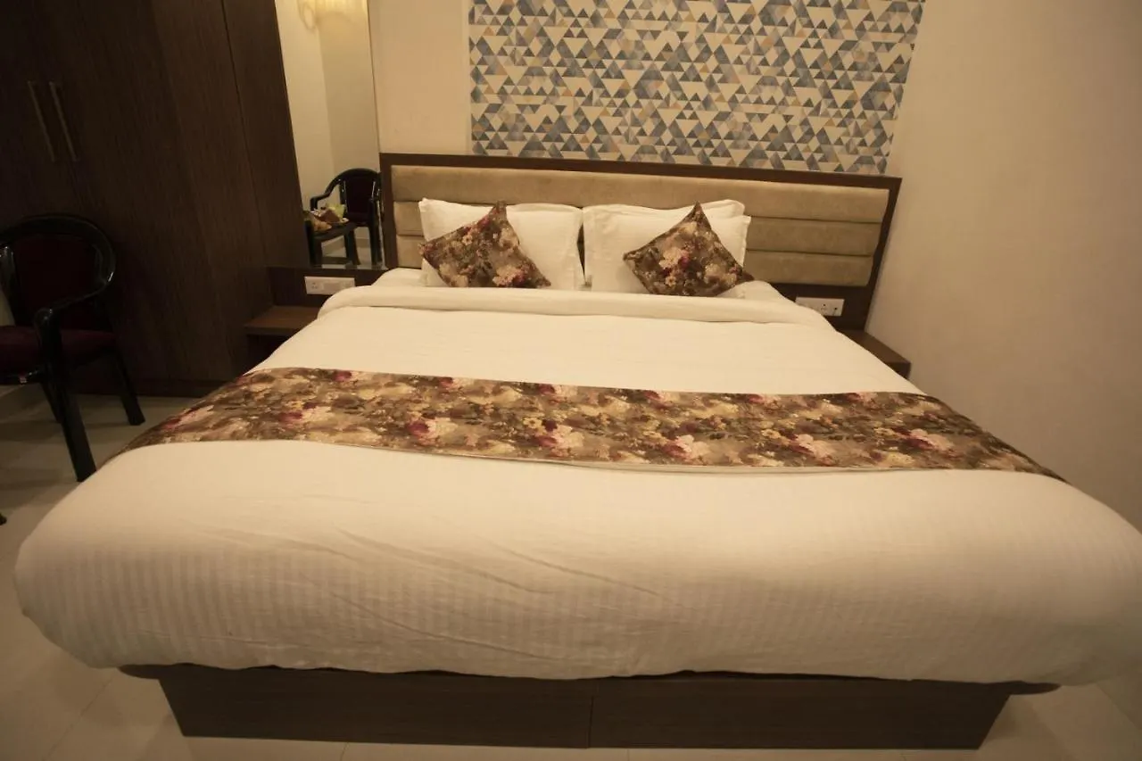 Hotel Bhairav Bagh With Swimming Pool Udaipur