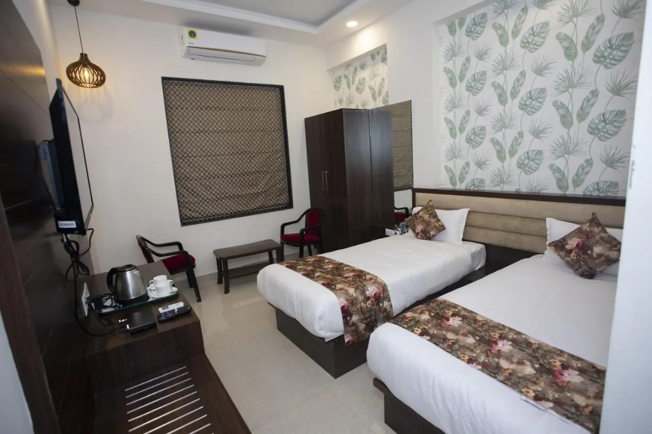 ***  Hotel Bhairav Bagh With Swimming Pool Udaipur India