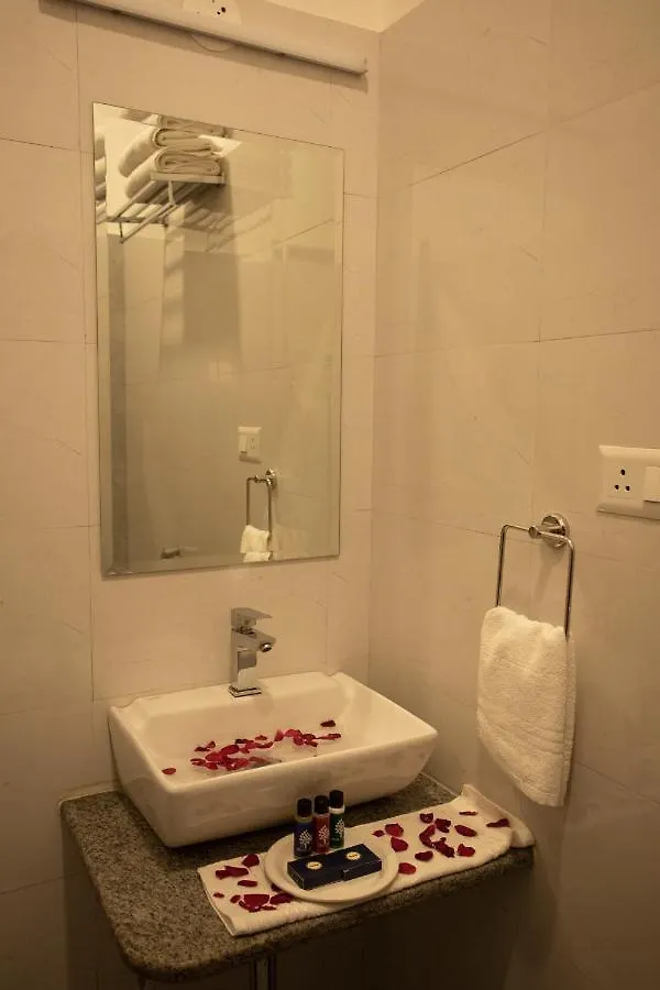 ***  Hotel Bhairav Bagh With Swimming Pool Udaipur India
