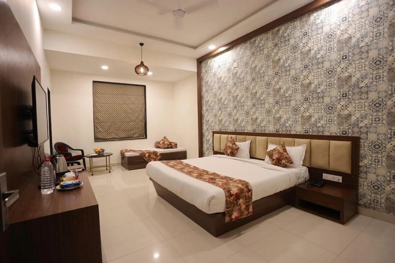 Hotel Bhairav Bagh With Swimming Pool Udaipur