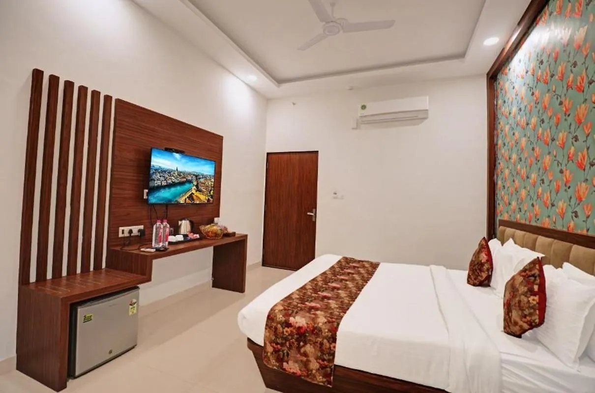 Hotel Bhairav Bagh With Swimming Pool Udaipur