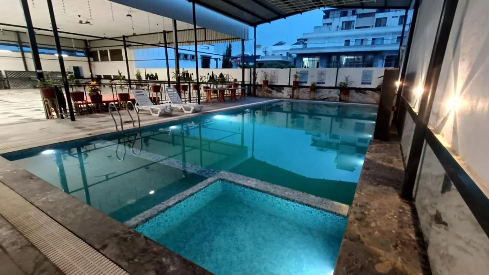 Hotel Bhairav Bagh With Swimming Pool Udaipur